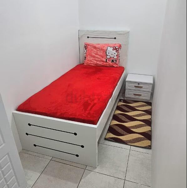 Single use partition opposite to Metro