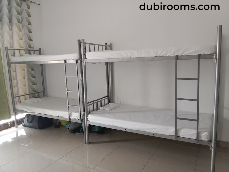 Bedspace For Male - International city phase 2 Warsan 4- sharing acomadation, free parking, Cleaning