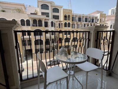 New Ladies home . 2 tenants in the entire house. behind the main mall. Read description please