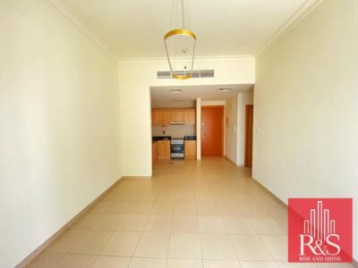 1 BR apartment, Burj Khalifa View 2/3 Cheques @ 75000
