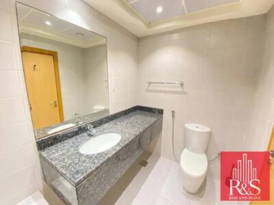 1 BR apartment, Burj Khalifa View 2/3 Cheques @ 75000