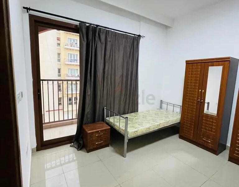 ROOM AVAILABLE FOR EXECUTIVE IN CBD BUILDING @2600