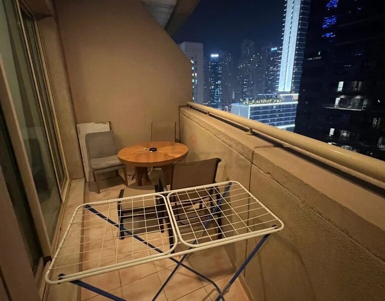 Bed Space Female / Near DMCC Metro / Dubai Marina @ 1700
