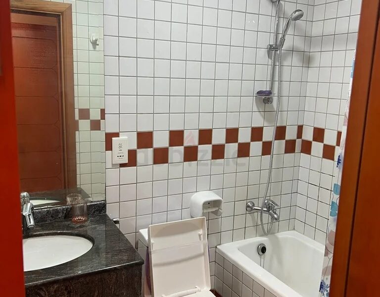 Bed Space Female / Near DMCC Metro / Dubai Marina @ 1700