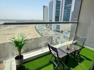 Room for executive solo/couple @ 1799 in Business Bay Dubai