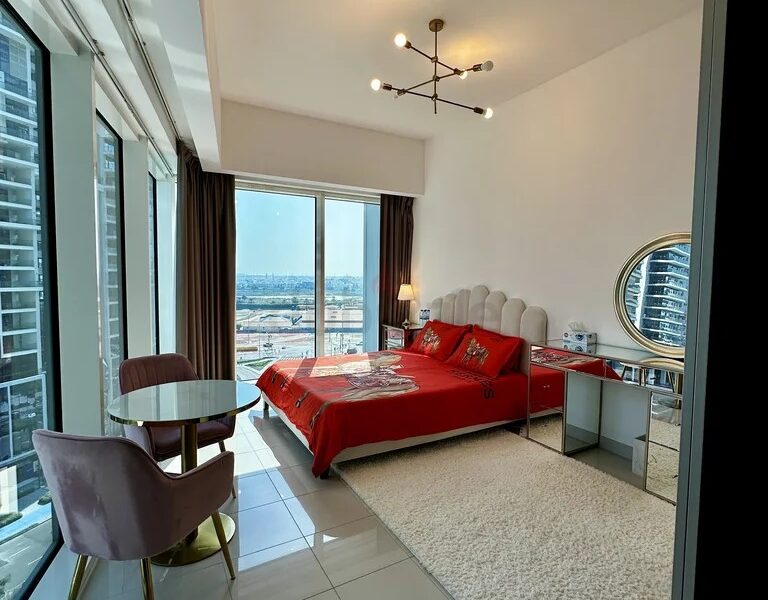 Private bedroom for female in Business Bay @ 6000