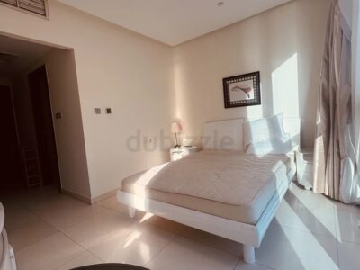 Master room with attached bathroom in marina @4000 PM