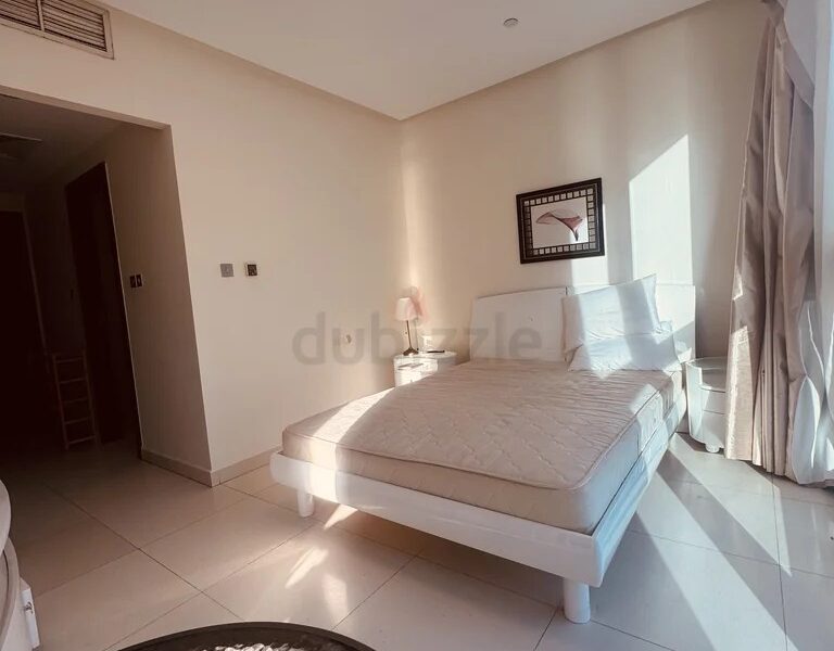 Master room with attached bathroom in marina @4000 PM