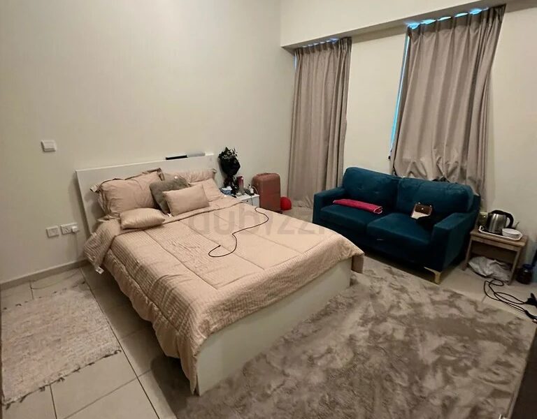 Master bedroom for who loves quietness