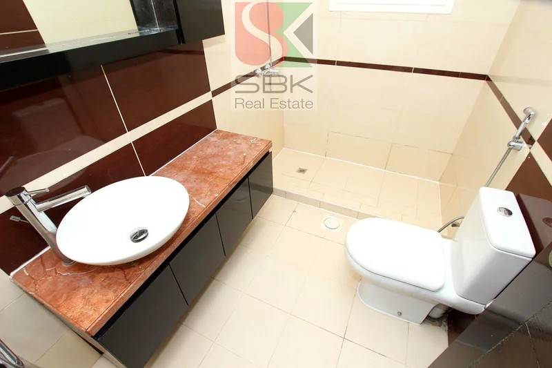 Spacious 2 BHK apartment for rent in Marina @ 105000
