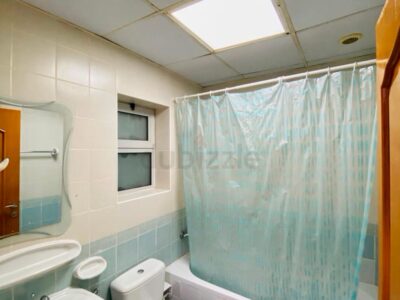 Room with private bathroom in Al Barsha @ 4000