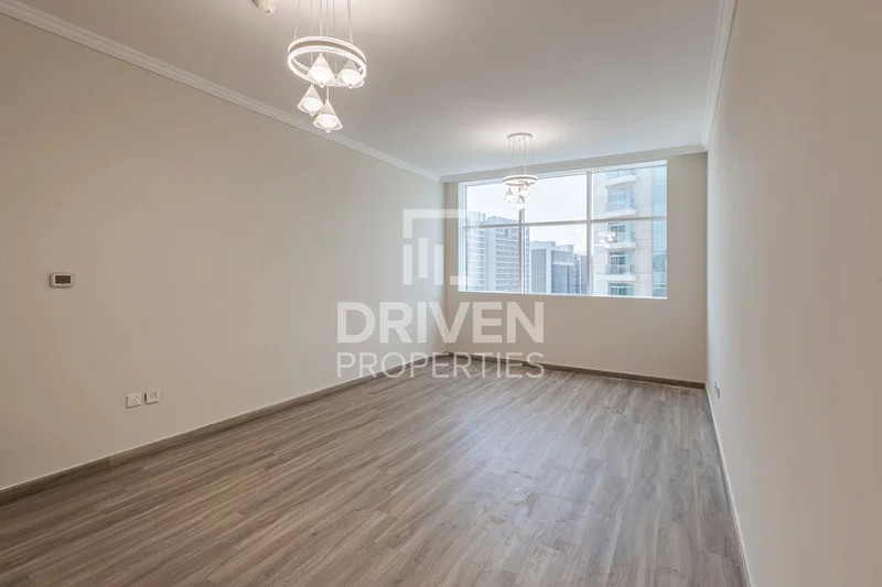 Upgraded 1 BR Unit | Prime Location in Marina Dubai @ 100000
