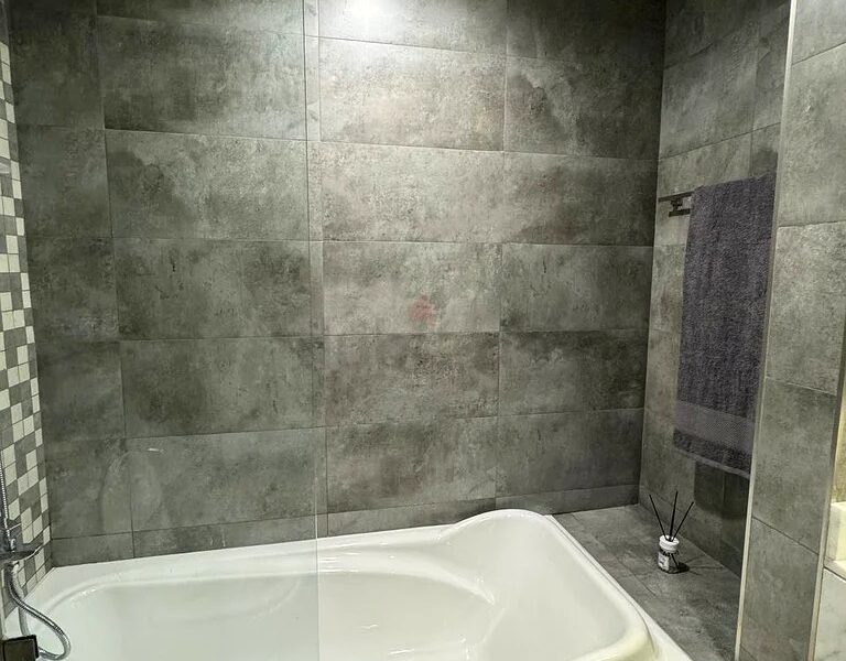 Mosern Room for executive for Rent in Business bay @ 3499