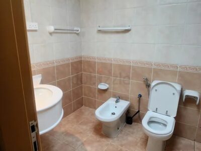 Bedspace for female in mankhol Behind speinney @ 1300