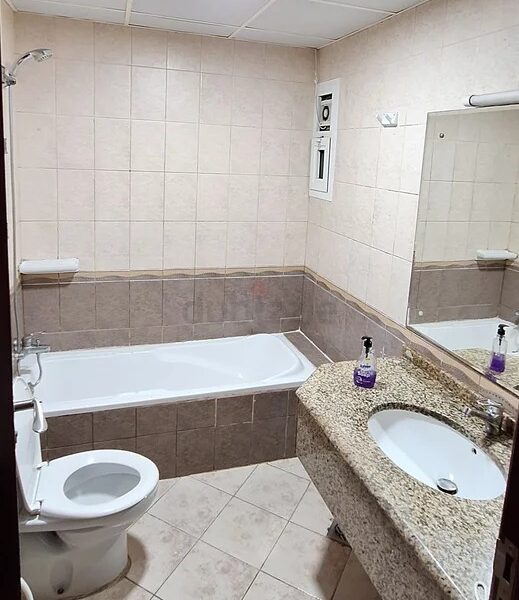 Executive bed space available prime location bur Dubai @ 1500