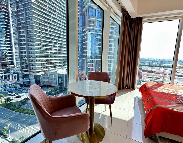Private bedroom for female in Business Bay @ 6000