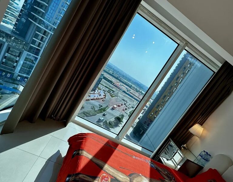 Private bedroom for female in Business Bay @ 6000