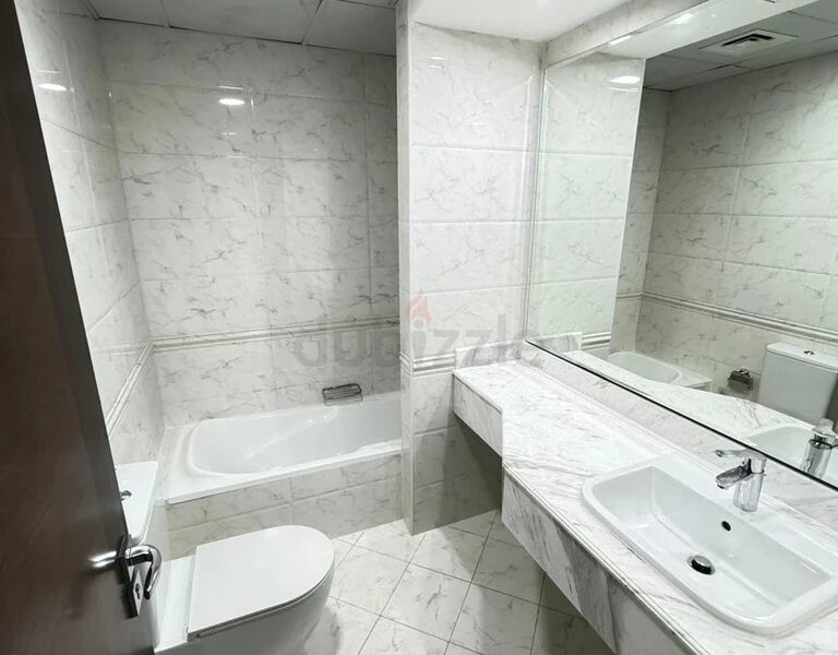Amazing small room without window in business bay @ 2500