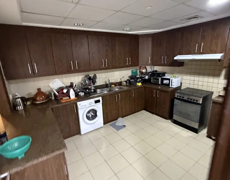 Room for Rent in Business Bay @ 2700 PM
