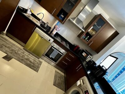 Private bedroom for female in Business Bay @ 6000