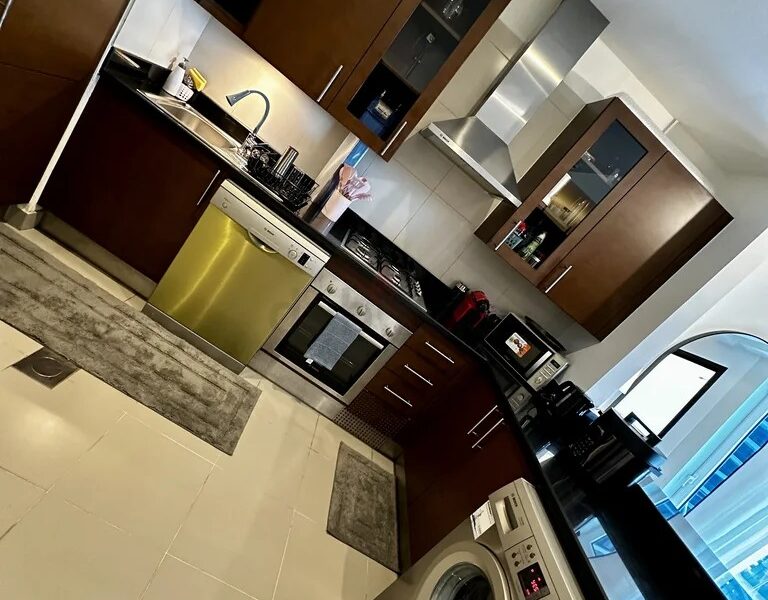 Private bedroom for female in Business Bay @ 6000