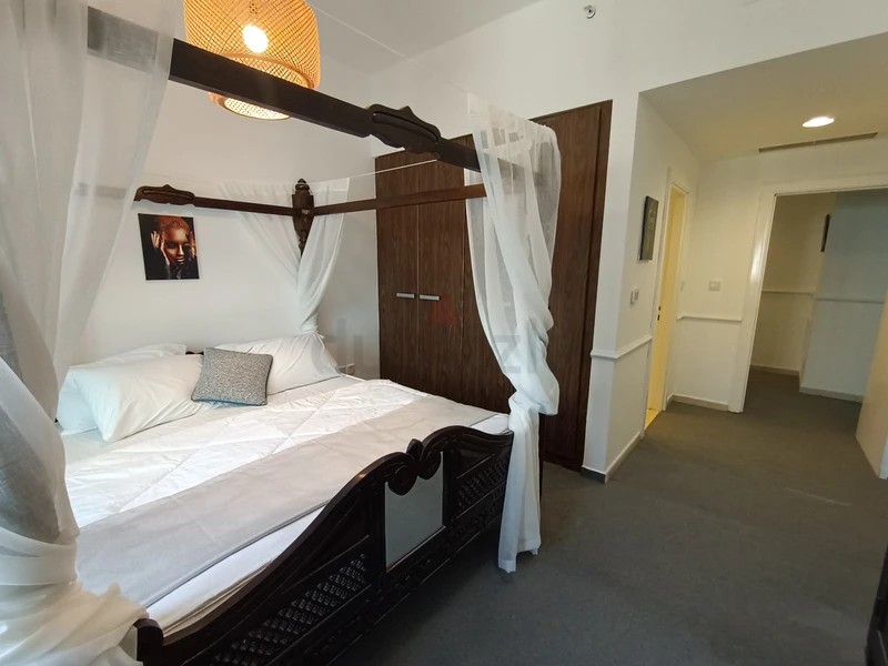 Master room with attached bathroom in business bay @ 5000