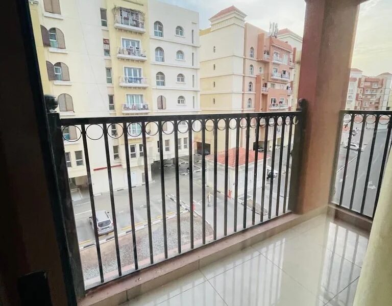 ROOM AVAILABLE FOR EXECUTIVE IN CBD BUILDING @2600