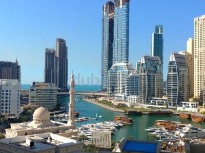 Bedspace for 2 females in Dubai marina @ 2100 each