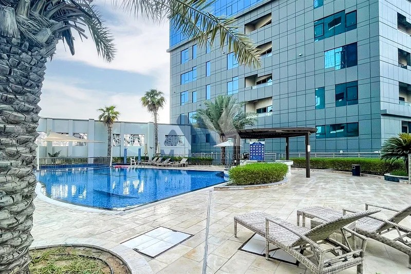 Furnished 1 BHK Flat for rent in Business Bay Dubai @ 60000