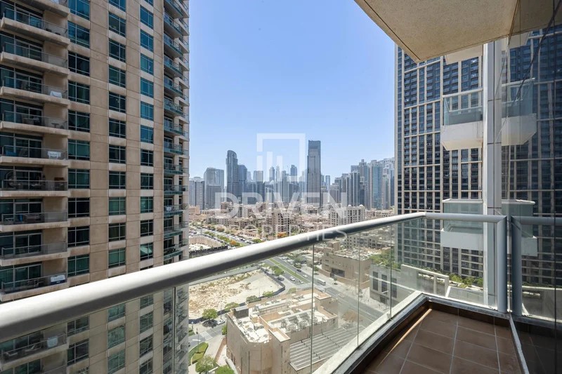 one bedroom Apartment for rent in Downtown Dubai @ 90000