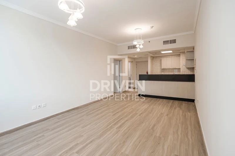 one bedroom Apartment for rent in Downtown Dubai @ 90000
