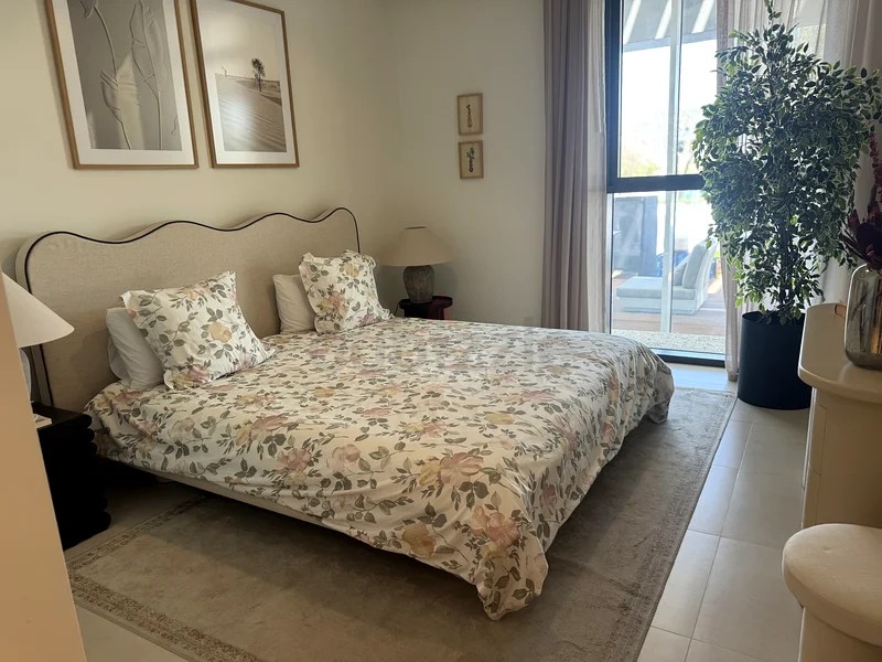 Affordable furnished Room for Executive in Bur Dubai @ 3300
