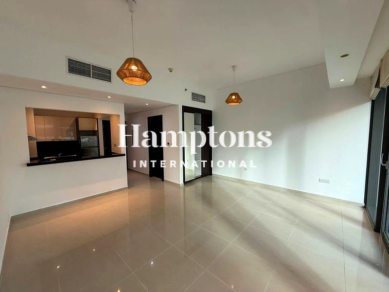 Studio Near Metro | Vacant | Marina View | Cozy