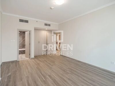 one bedroom Apartment for rent in Downtown Dubai @ 90000