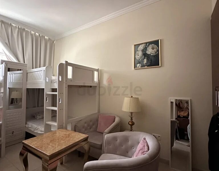 Executive Bedspace for Girls in Downtown Dubai @ 1000