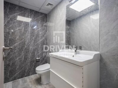 one bedroom Apartment for rent in Downtown Dubai @ 90000
