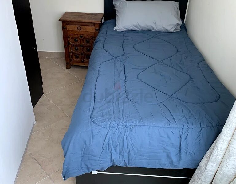 Room partition for Rent for males in Jumeirah Lake Towers @ 1900
