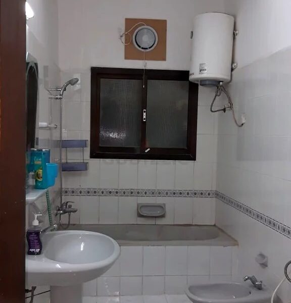 Ladies Bed space available in Burjuman Bur Dubai @ 650