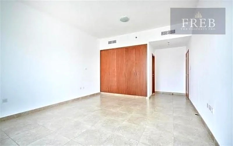 Spacious 2 BHK apartment for rent in Dubai Marina @ 134999