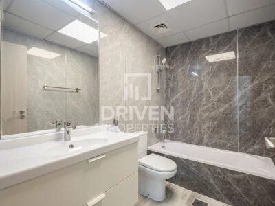 one bedroom Apartment for rent in Downtown Dubai @ 90000
