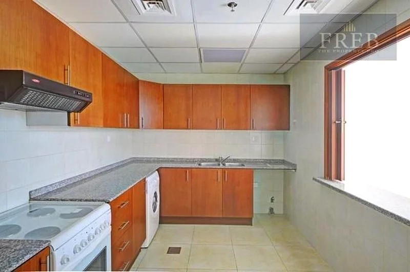 Spacious 2 BHK apartment for rent in Dubai Marina @ 134999