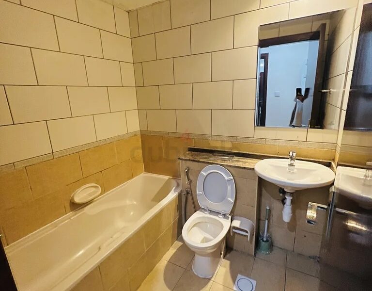 Girls Executive Bedspace for Rent in Bur Dubai @ 1100