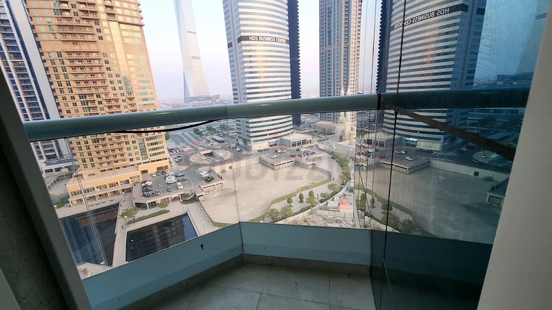 Spacious Master room for Rent in Jumeirah Lake Towers @4200