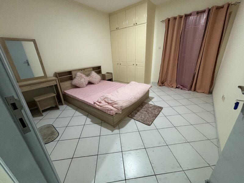 Spacious Master bedroom for rent in Bur Dubai @ 4000
