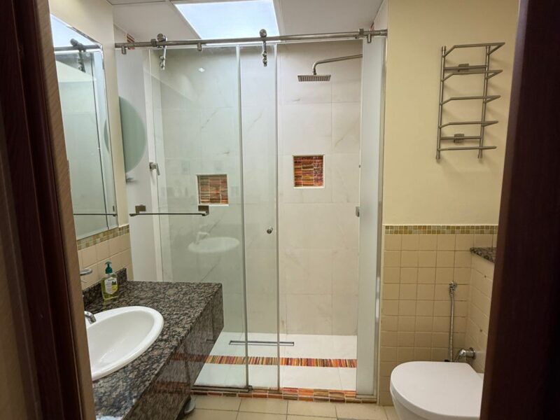 FULLY FURNISHED APARTMENT IN THE HEART OF JBR