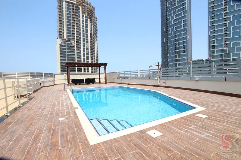 Canal view 1 BHK apartment in Dubai Marina @ 70000