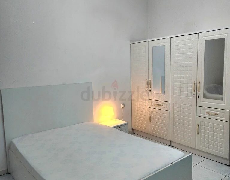 Executive Bedroom for rent in Al Mankhool Bur Dubai