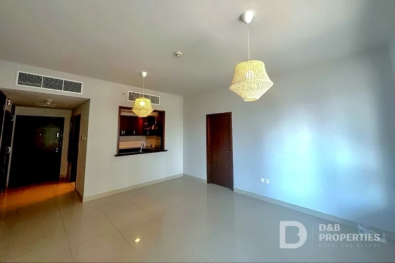 One Bedroom Apartment for rent in Downtown dubai @ 120000