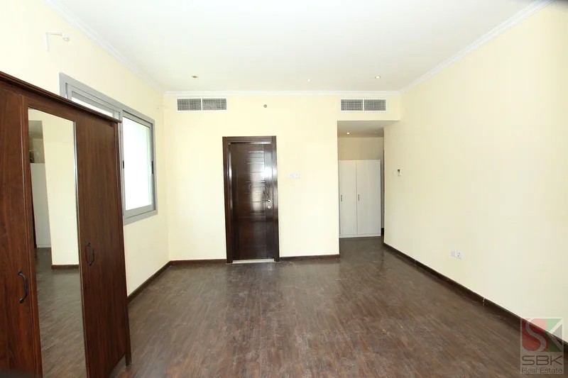Canal view 1 BHK apartment in Dubai Marina @ 70000