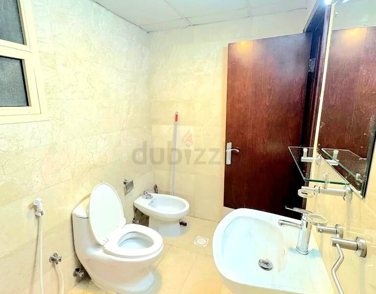 Ladies Room for rent in Dubai marina